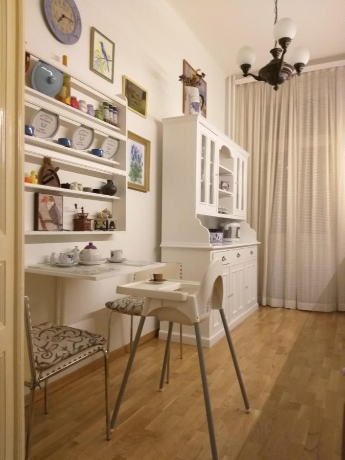 Retro Big Apartment With Two Balconies And Lift カルロヴィ・ヴァリ エクステリア 写真